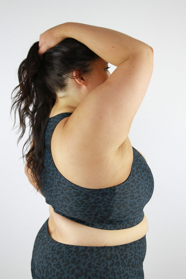 Carbon-Animal-Knot-Sports-Bra-Plus-Size-s-sdw.jpg