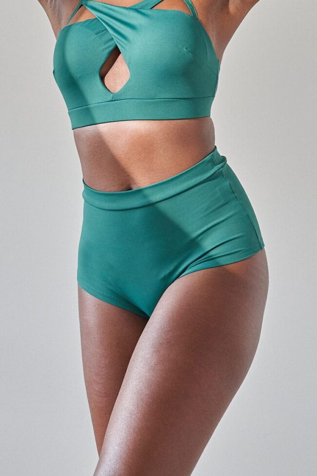 hw-basic-short-recycled-emerald-bottom-36711971324151_1.jpg